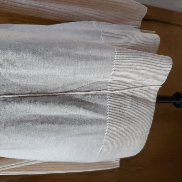 Soft surroundings beige cowl cashmere blend oversized sweater - Picture 3 of 9